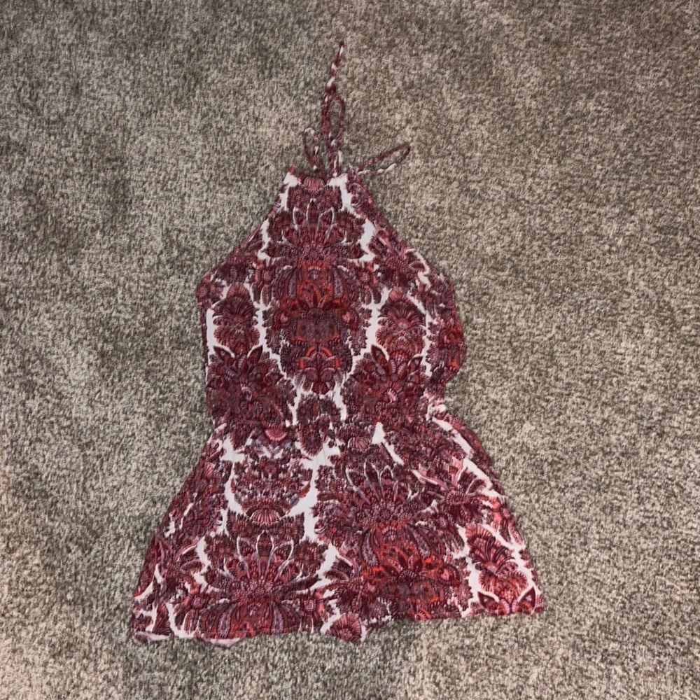 Women’s Floral Halter Romper. Size MEDIUM